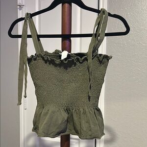 Women’s H&M Olive Green Smocked Peplum Crop Top Size Small |A175